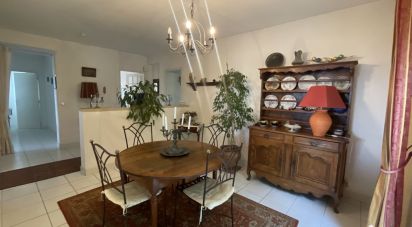 House 5 rooms of 150 m² in Aramon (30390)