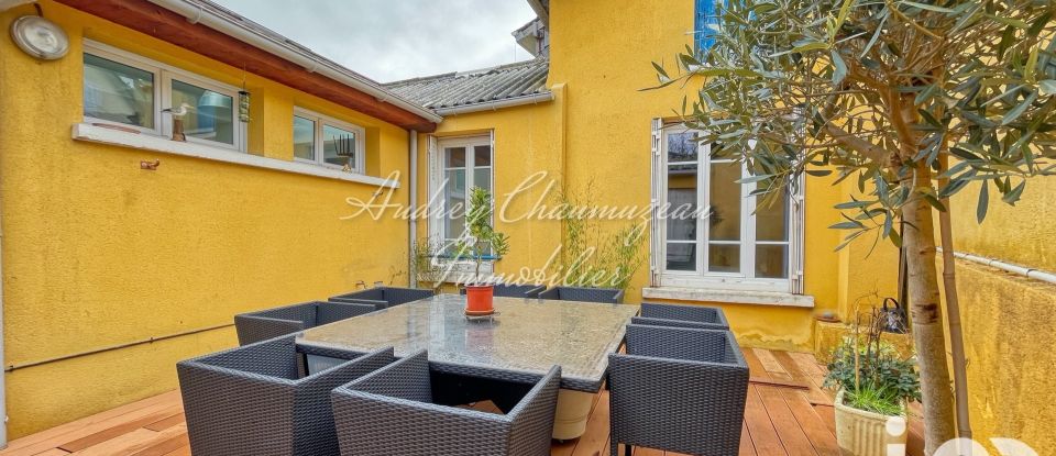 House 6 rooms of 146 m² in Orsay (91400)