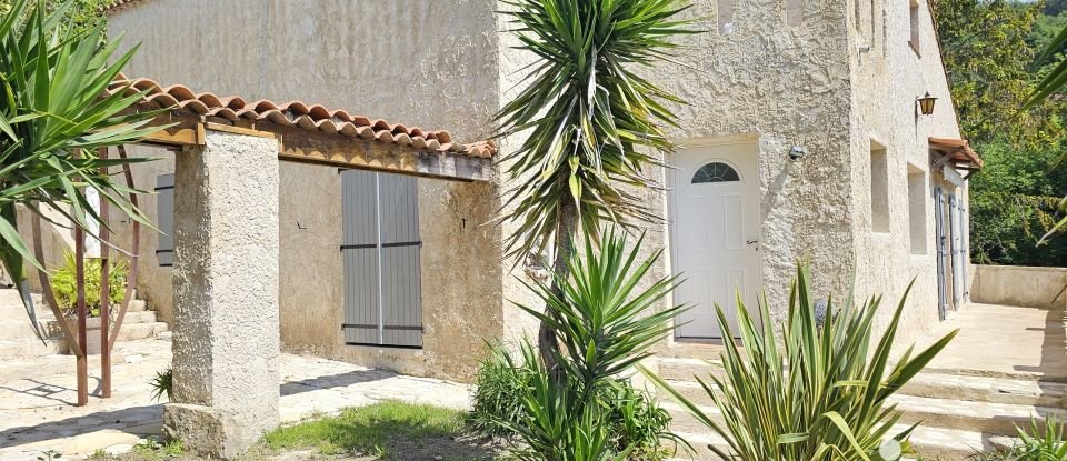 Maison traditionnelle 9 pièces de 250 m² à Vence (06140)