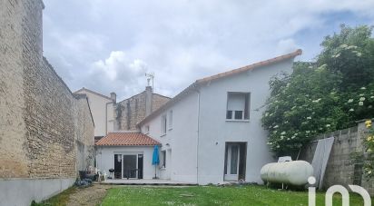 House 4 rooms of 92 m² in Échiré (79410)