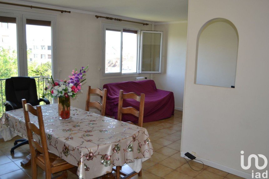 Apartment 4 rooms of 72 m² in Villeparisis (77270)