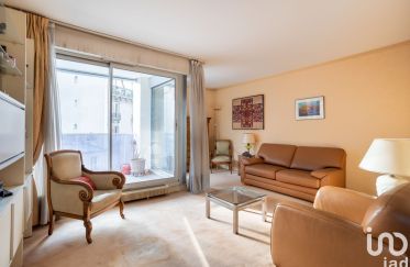 Appartement 3 pièces de 77 m² à Paris (75015)