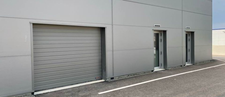 Commercial walls of 186 m² in Tonnay-Charente (17430)