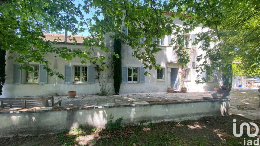 Maison 5 pièces de 240 m² à Caumont-sur-Durance (84510)