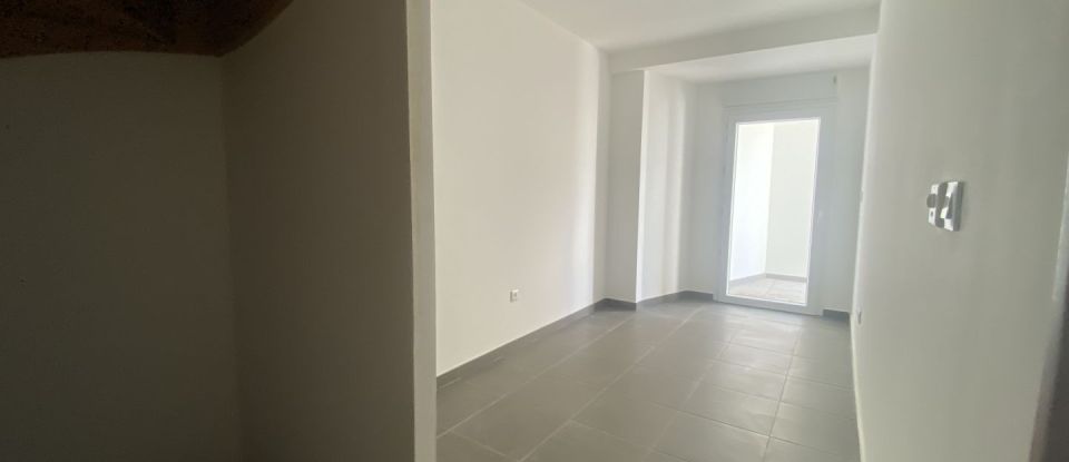 Appartement 4 pièces de 84 m² à SAINTE-CLOTILDE (97490)