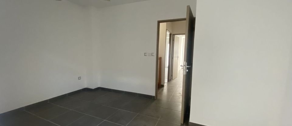 Apartment 4 rooms of 84 m² in SAINTE-CLOTILDE (97490)