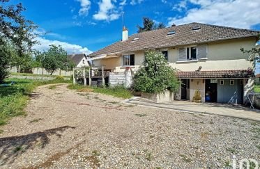 House 6 rooms of 125 m² in Vierzon (18100)