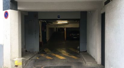 Parking/garage/box de 165 m² à Paris (75012)