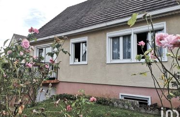 House 4 rooms of 82 m² in Chamant (60300)
