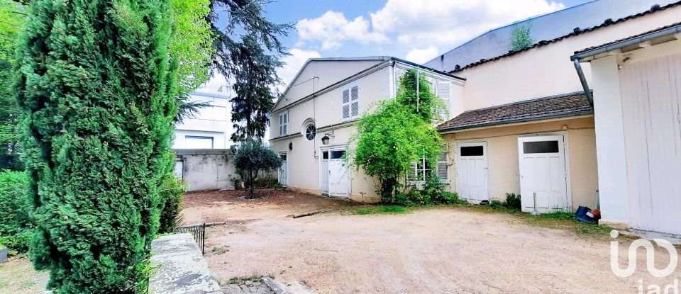 Maison 9 pièces de 424 m² à Saint-Chamond (42400)