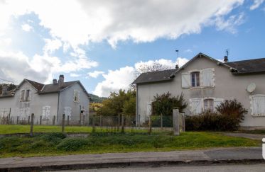 Maison 11 pièces de 240 m² à Saint-Sulpice-Laurière (87370)