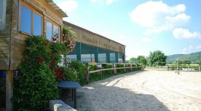 Equestrian facility 5 rooms of 140 m² in Bouafles (27700)