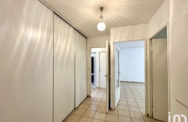 Apartment 3 rooms of 69 m² in Brie-Comte-Robert (77170)
