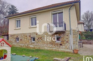 Maison 6 pièces de 118 m² à Bourg-Lastic (63760)