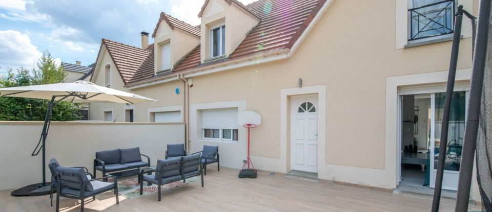 House 6 rooms of 133 m² in Fontenay-lès-Briis (91640)