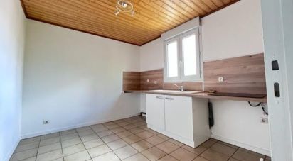 Apartment 4 rooms of 81 m² in Bordeaux (33000)