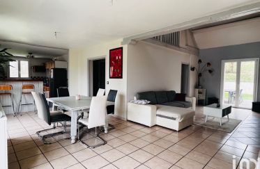 Maison 6 pièces de 140 m² à Orly-sur-Morin (77750)