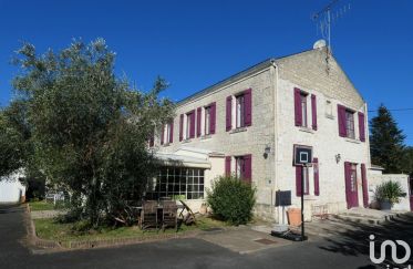Maison 8 pièces de 211 m² à Fontenay-le-Comte (85200)