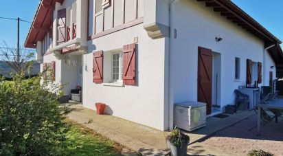 House 5 rooms of 151 m² in Isturits (64240)