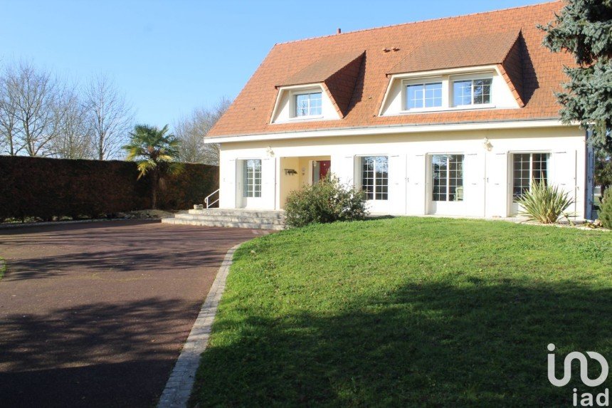 Maison 7 pièces de 290 m² à Châtellerault (86100)