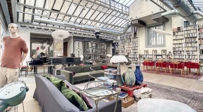 Apartment 6 rooms of 236 sq m in Paris (75020)