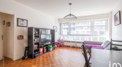 Appartement 3 pièces de 69 m² à Paris (75017)