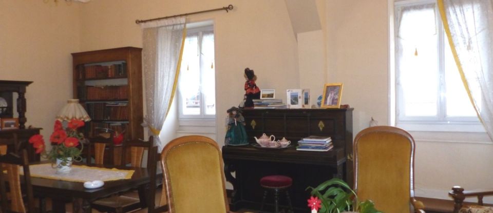 Maison 8 pièces de 420 m² à Oloron-Sainte-Marie (64400)