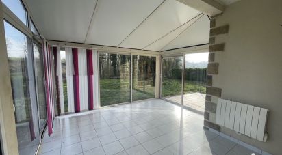 House 5 rooms of 136 m² in SAINT-GOUÉNO (22330)