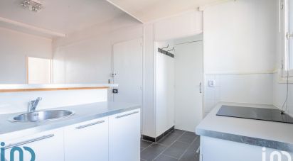 Appartement 2 pièces de 34 m² à Sainte-Geneviève-des-Bois (91700)