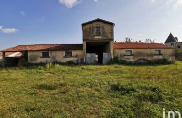 Barn conversion 3 rooms of 200 m² in Puyravault (85450)