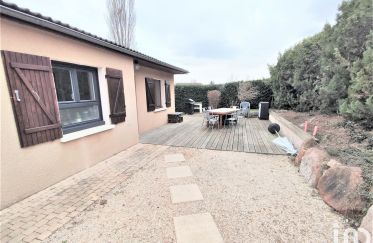 House 5 rooms of 110 m² in Commelle-Vernay (42120)