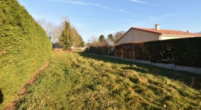 Land of 762 m² in Bellac (87300)