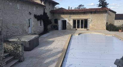 Estate 25 rooms of 1,200 m² in Chalais (16210)