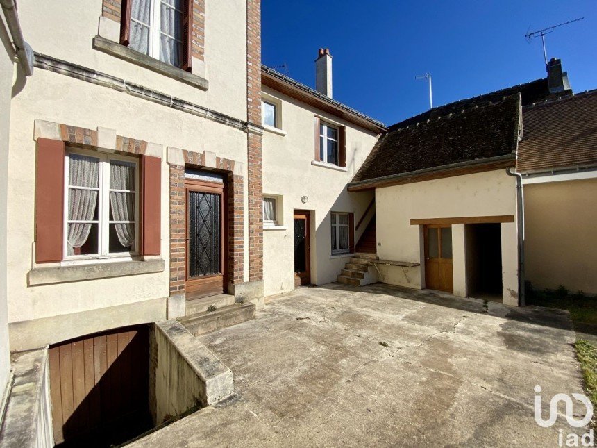 Maison 6 pièces de 175 m² à Château-Renault (37110)