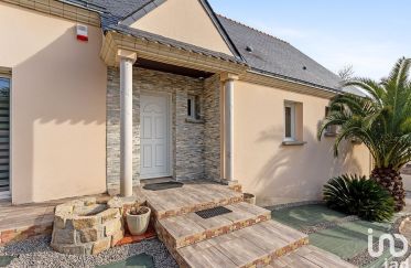 House 5 rooms of 180 m² in LA CHABOSSIERE (44220)