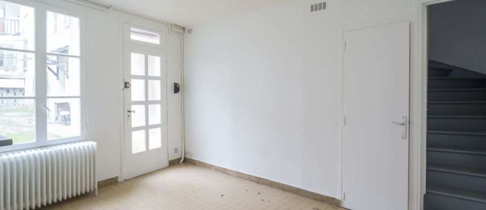 Apartment 2 rooms of 38 m² in Claye-Souilly (77410)