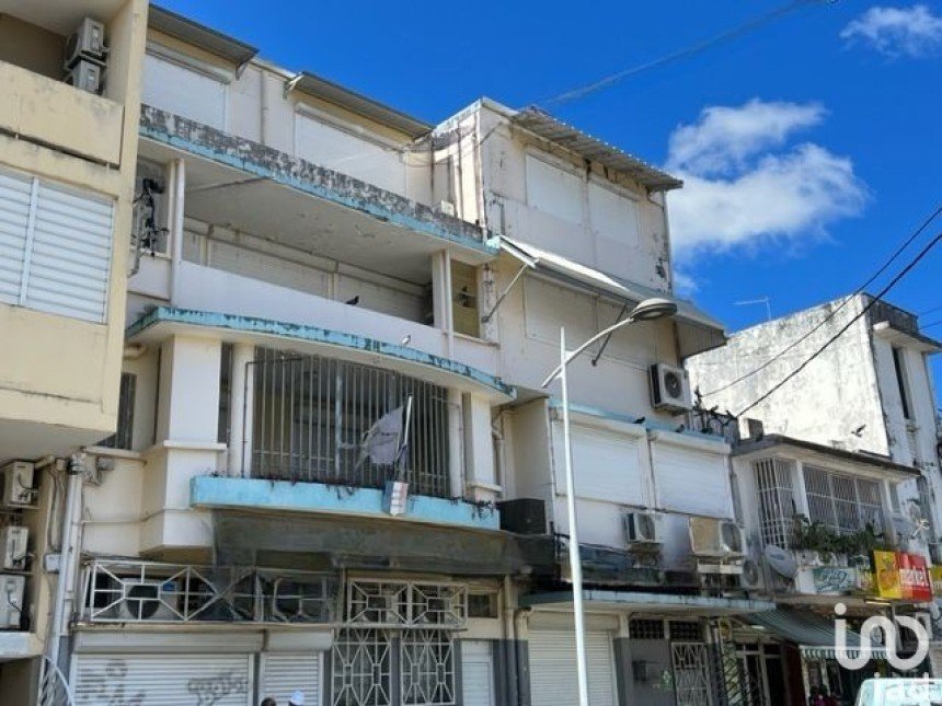 Building in Pointe-à-Pitre (97110) of 1,162 m²