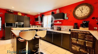 Traditional house 6 rooms of 206 m² in Ardillières (17290)