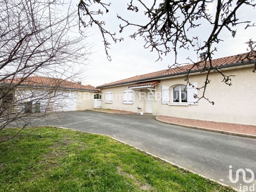 Maison 4 pièces de 113 m² à Pouilly-lès-Feurs (42110)