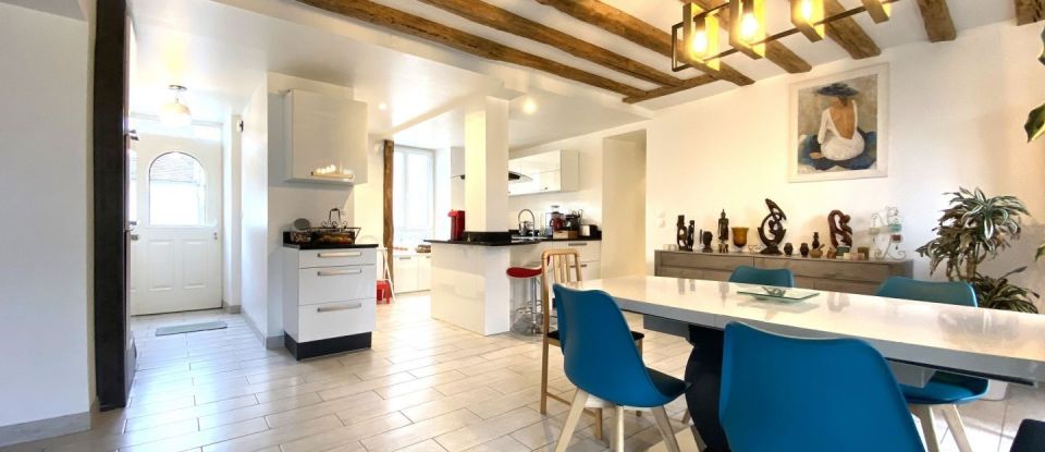 House 8 rooms of 315 m² in Faremoutiers (77515)