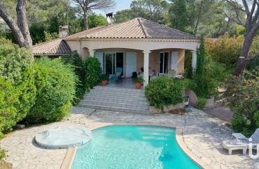 House 5 rooms of 139 m² in Fréjus (83600)