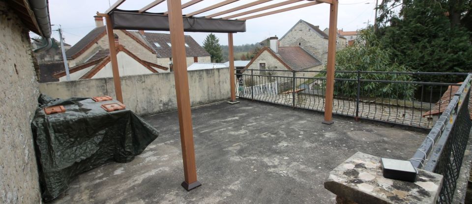 House 3 rooms of 58 m² in Cruzy-le-Châtel (89740)