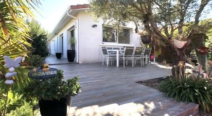House 6 rooms of 126 m² in Gujan-Mestras (33470)
