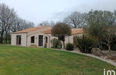 House 5 rooms of 135 m² in Vairé (85150)