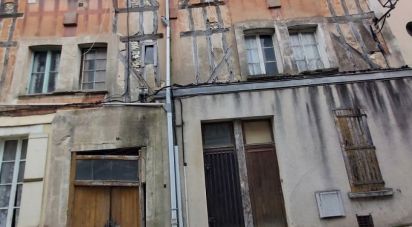 Building in Joigny (89300) of 238 m²