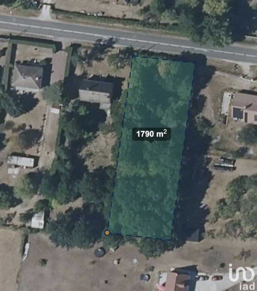 Land of 1,792 m² in Varennes-Changy (45290)