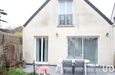 House/villa 4 rooms of 101 sq m in Noisy-le-Grand (93160)