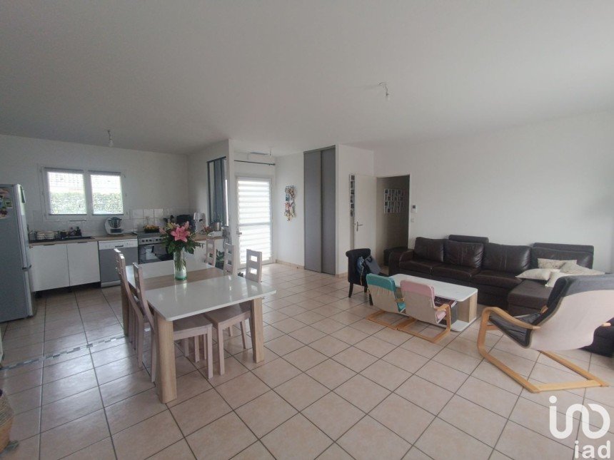 House 5 rooms of 120 m² in Saint-Maur (36250)