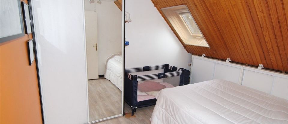 House 6 rooms of 128 m² in Sainte-Geneviève-des-Bois (91700)