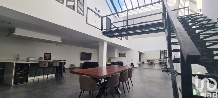 Loft 6 pièces de 244 m² à Saint-Maur-des-Fossés (94100)